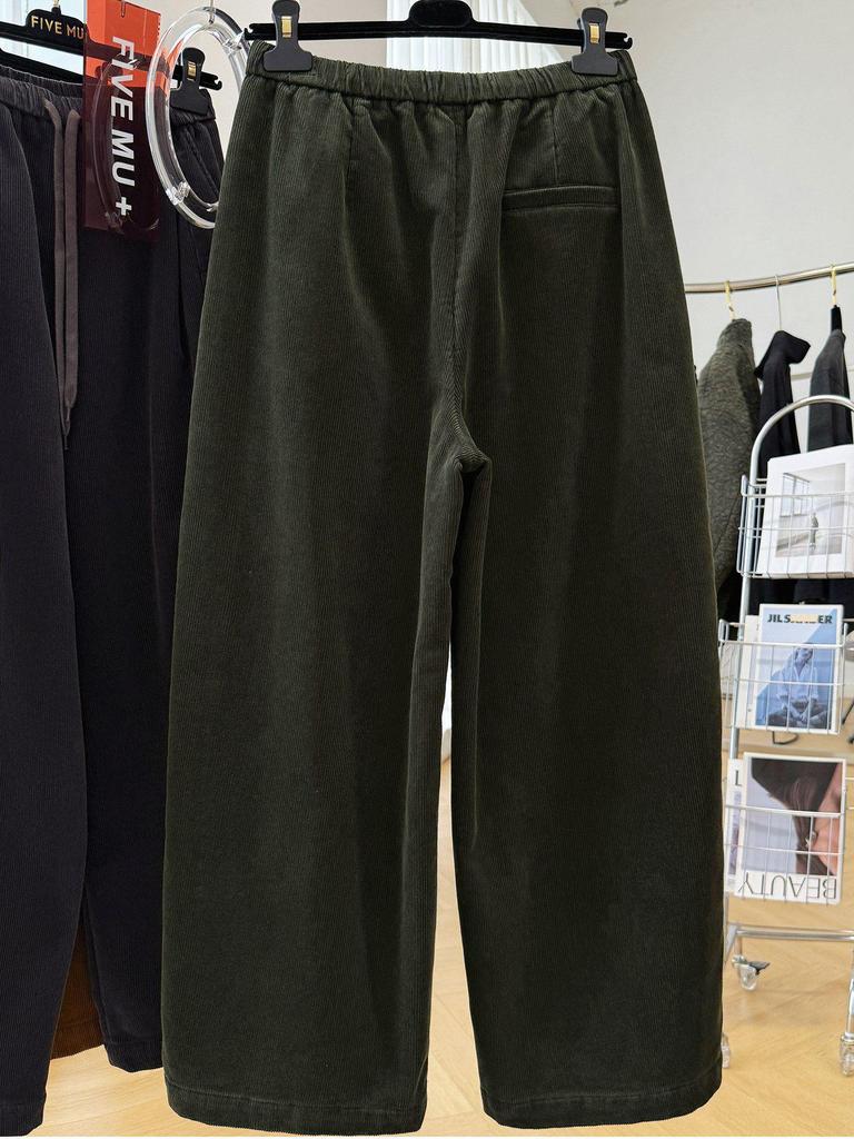 Women's Wide-Leg Corduroy Pants - Elastic Waist, Velvet-Lined, Casual Straight Cut for Autumn/Winter.