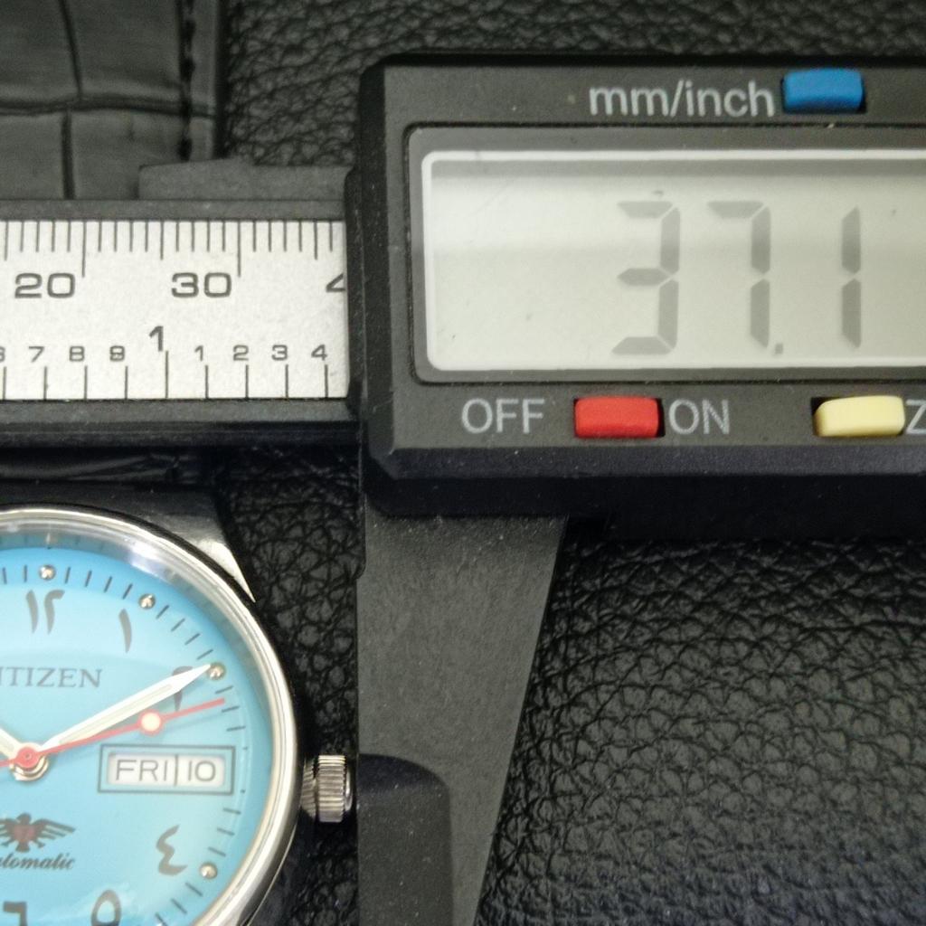 JAPAN MENS VINTAGE CITIZEN AUTOMATIC 8200 WATCH A500309-2 R151b-a500309