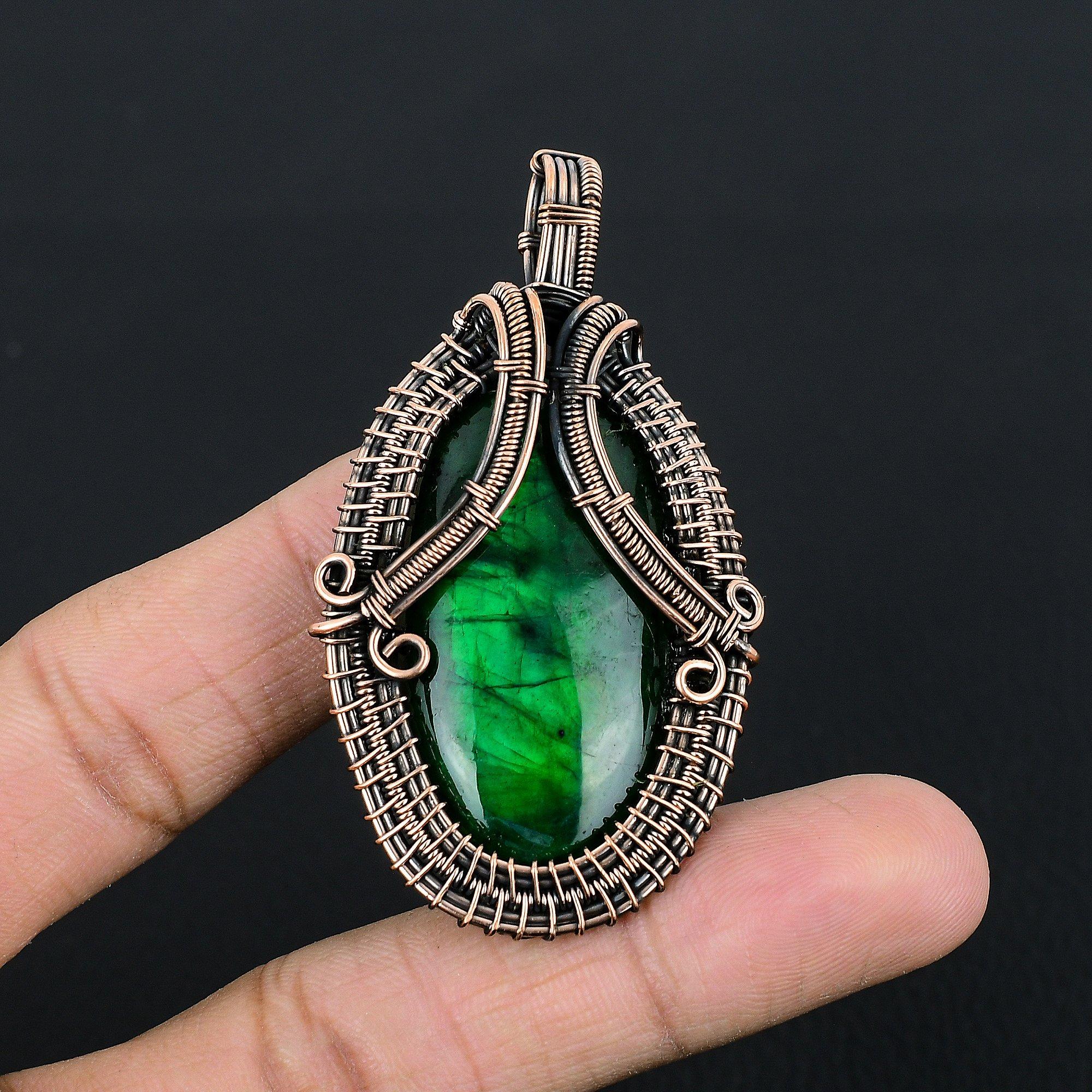 

Подвеска из лабрадорита с зелёной вспышкой, ювелирное изделие из драгоценного камня, подвеска с обмоткой из медной проволоки 999 пробы, украшение ручной работы, подвеска с камнем-талисманом, подарок для него 2.55 Inches