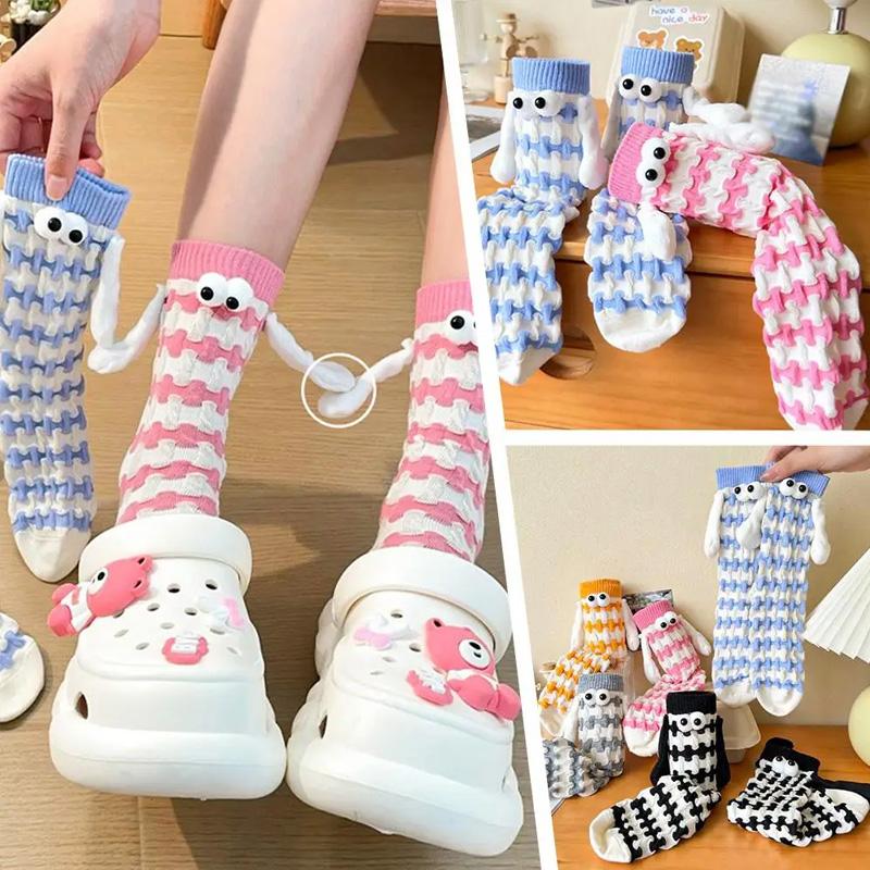 1Pair Magnetic Skin-friendly Big Eyes Dopamine Hand-in-hand Socks Comfortable Plaid Pattern Cartoon Couple Socks Warm Colorful