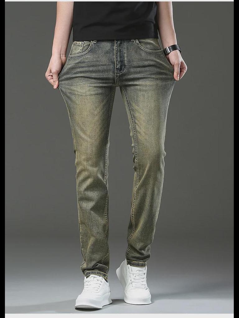 Messingfarbene Slim Fit Retro Distressed Jeans für Herren – trendige lässige Skinny-Hose für den Herbst für Jungen.