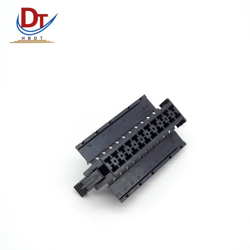 Automotive Wiring Harness Sheath Plastic Connector DJ7223Y-2.3-21 Domestic Type