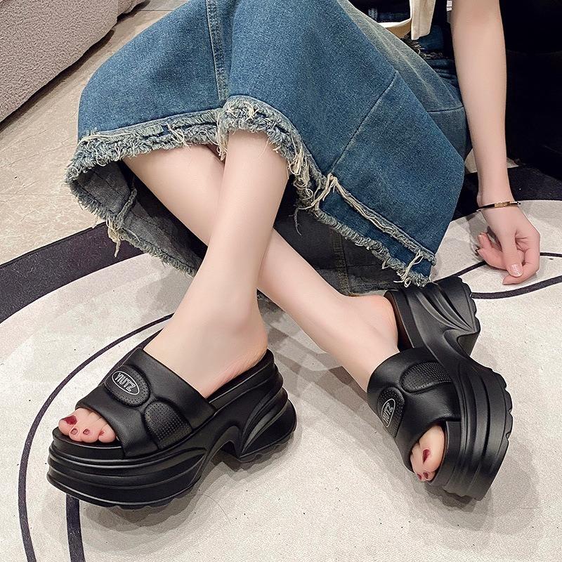 New thick-soled heightening muffin slippers women's summer new versatile skirt light slope heel one-word sandals