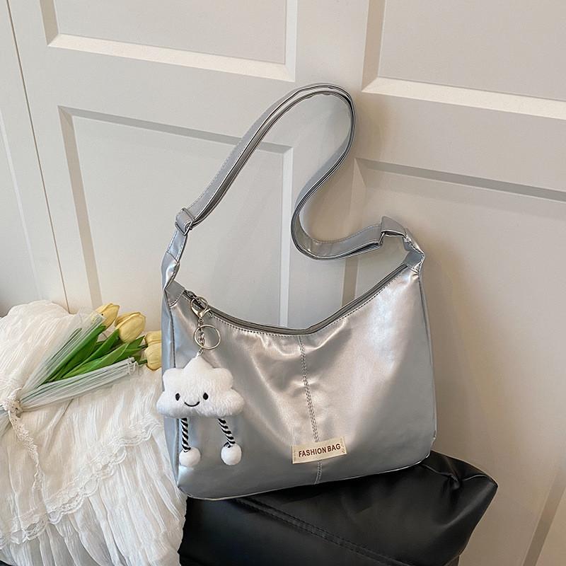Simple Solid Color Letter Decoration Women Casual Shoulder Bag With Pendant For Daily Use