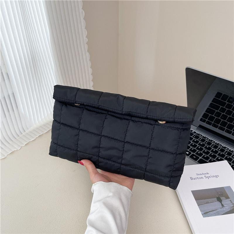 Niche fashion embroidery thread hand-held cosmetic bag women's 2025 autumn new trend plaid pleated portable small square bag