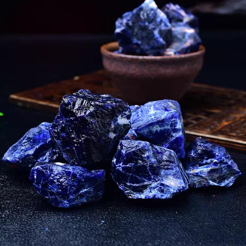 Labradorite Natural Blue Vein Stone: Large Carved Mineral Specimen for Teaching and Ornamentation