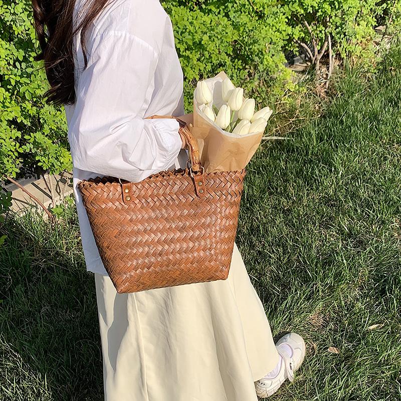 Women's Handmade Bamboo Shoulder Bag Large Wooden Beach Bag  Fashion