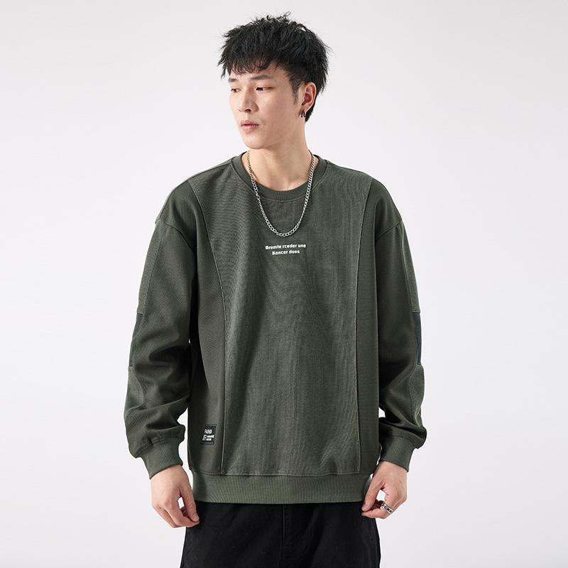 Осенний плотный свитер с круглым вырезом в тон цвета — фото 5