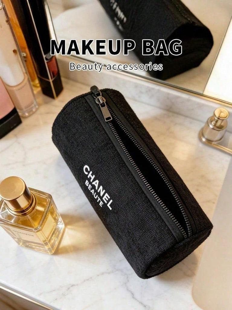 Borsa da Trucco Cilindrica CHANEL BEAUTÉ Nera, Astuccio Cosmetico a Zip Stile Penna, Accessorio Bellezza Marca di Lusso