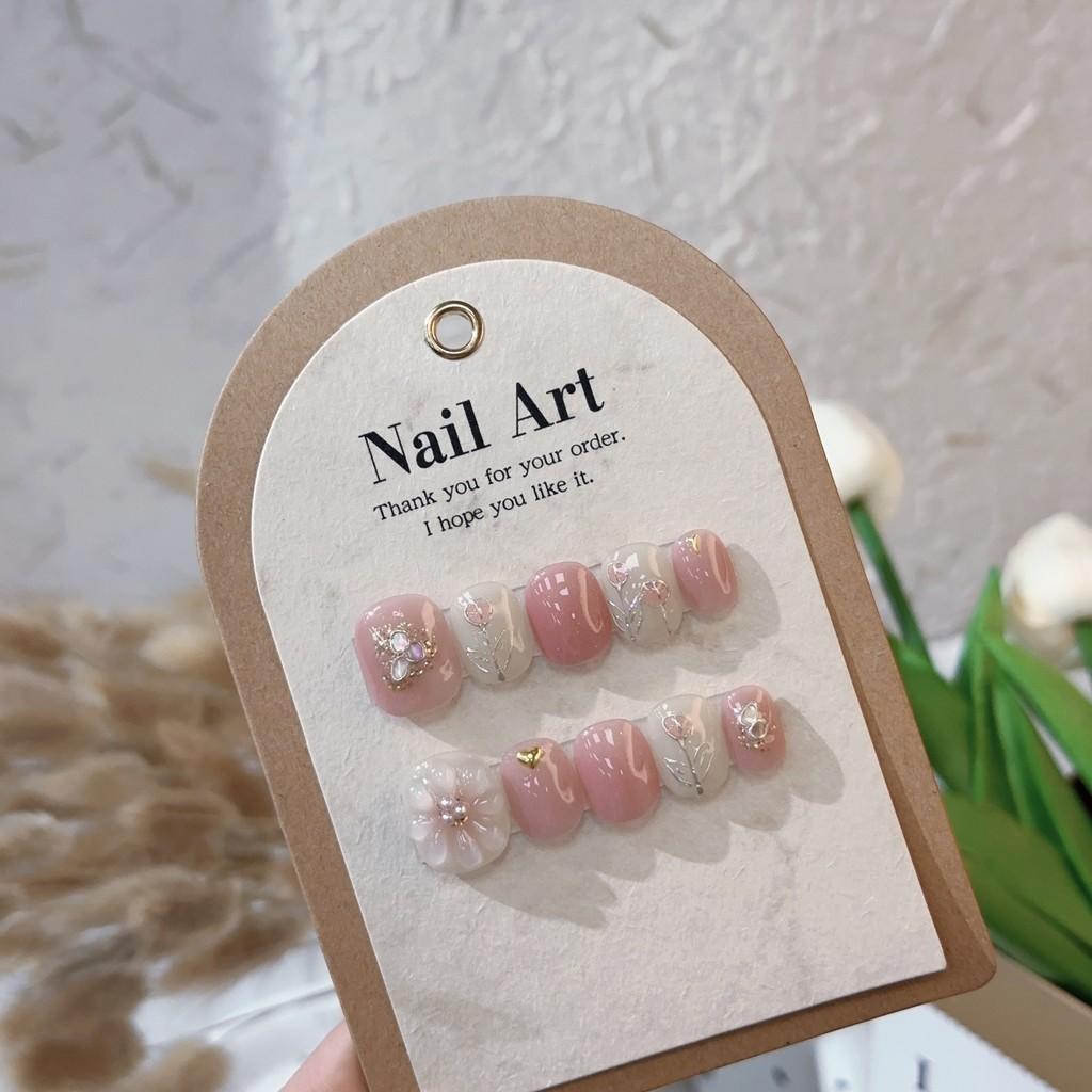 

100% РУЧНАЯ РАБОТА Короткие круглые накладные ногти с клеем Накладные ногти Ручная роспись тюльпана 3 D Цветок Розовый Белый Короткий квадратный круг Акрил Нажмите на накладные ногти XS