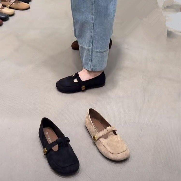 2025 autumn versatile and thin Korean version of retro camellia round head flat-bottomed loafers for women Mary Jane T-shaped single shoes for women