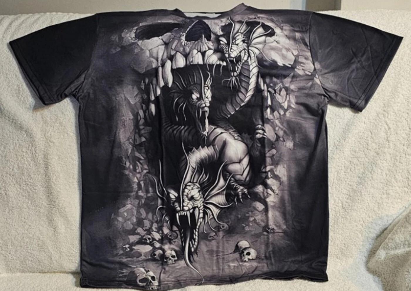 

SKULL AND THREE HEADED DRAGON SERPENT MONSTER HORROR SCARY T-shirt 2XL
