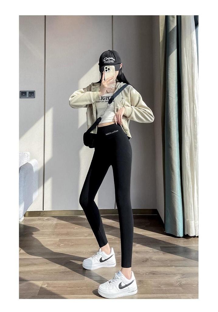 Plus-Size Women's Fleece-Lined Slimming Leggings for Autumn and Winter - Warm, Thick, Wearable Outdoors, Suitable for 200 Jin