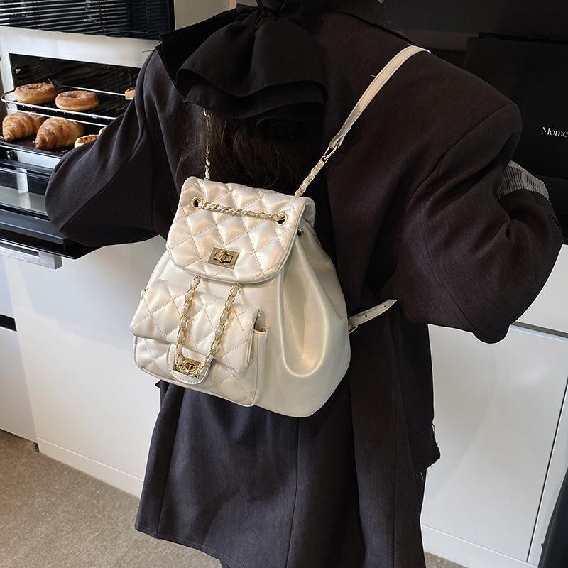 Small Backpack Women's New Mini Rhombus Chain Bag Retro Fashion Casual Versatile Backpack Tide