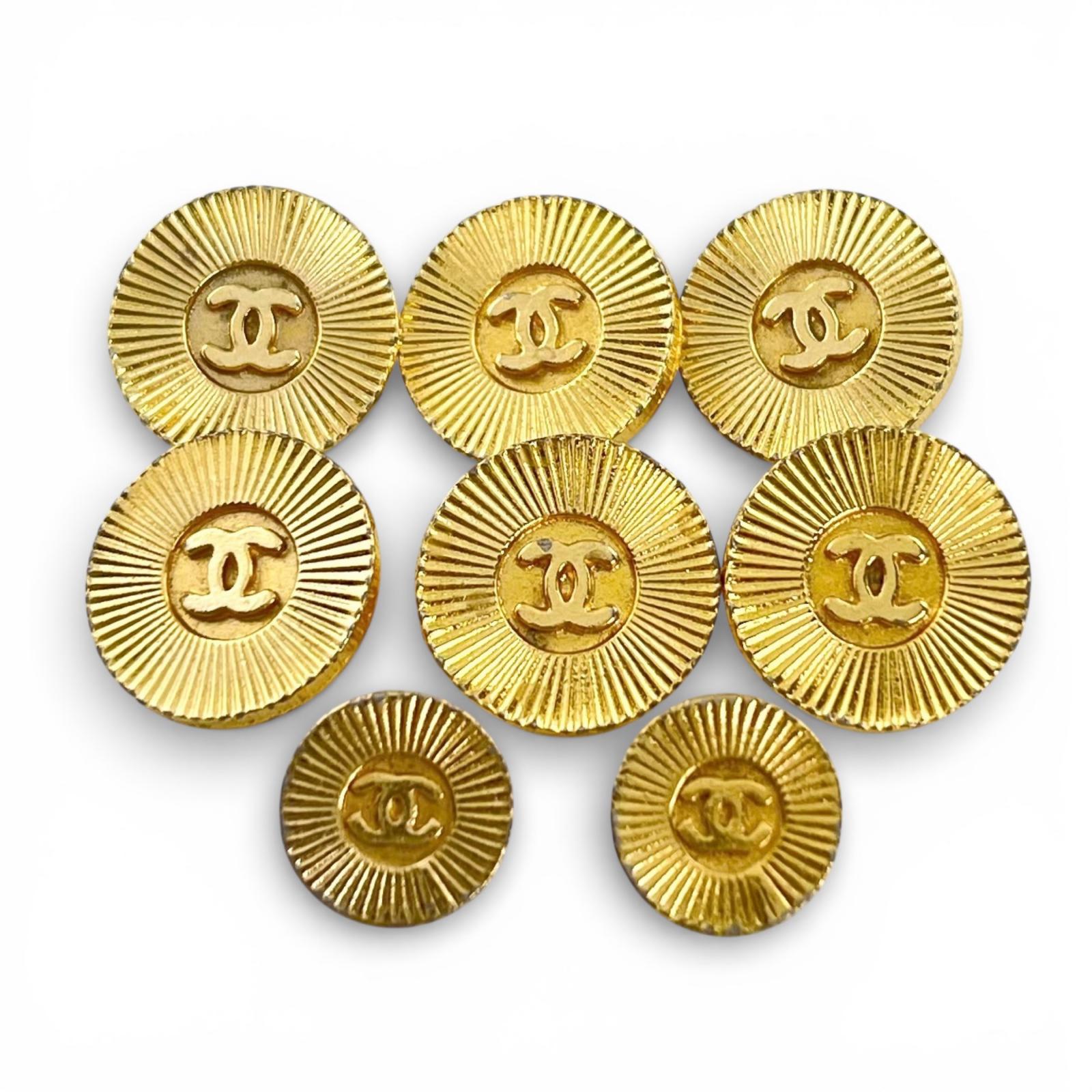

Great CHANEL button COCO Mark Gold Metal Buttons with Set of 8 gold Women Used