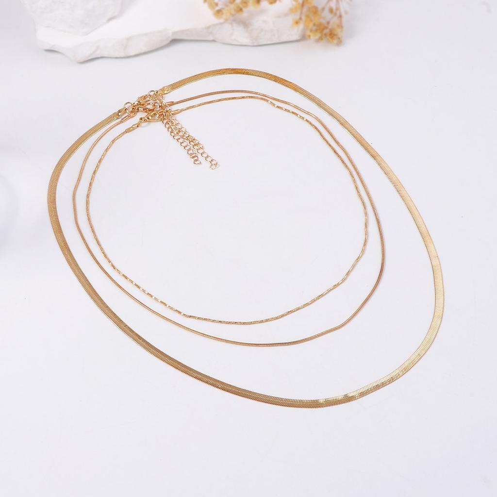 European and American simple fashion temperament light luxury multi-layer metal chain necklace cold wind ins versatile item decoration