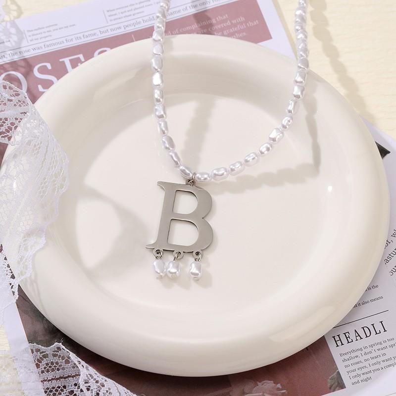 Hot sale imitation pearl stainless steel letter pendant niche luxury B letter ladies necklace