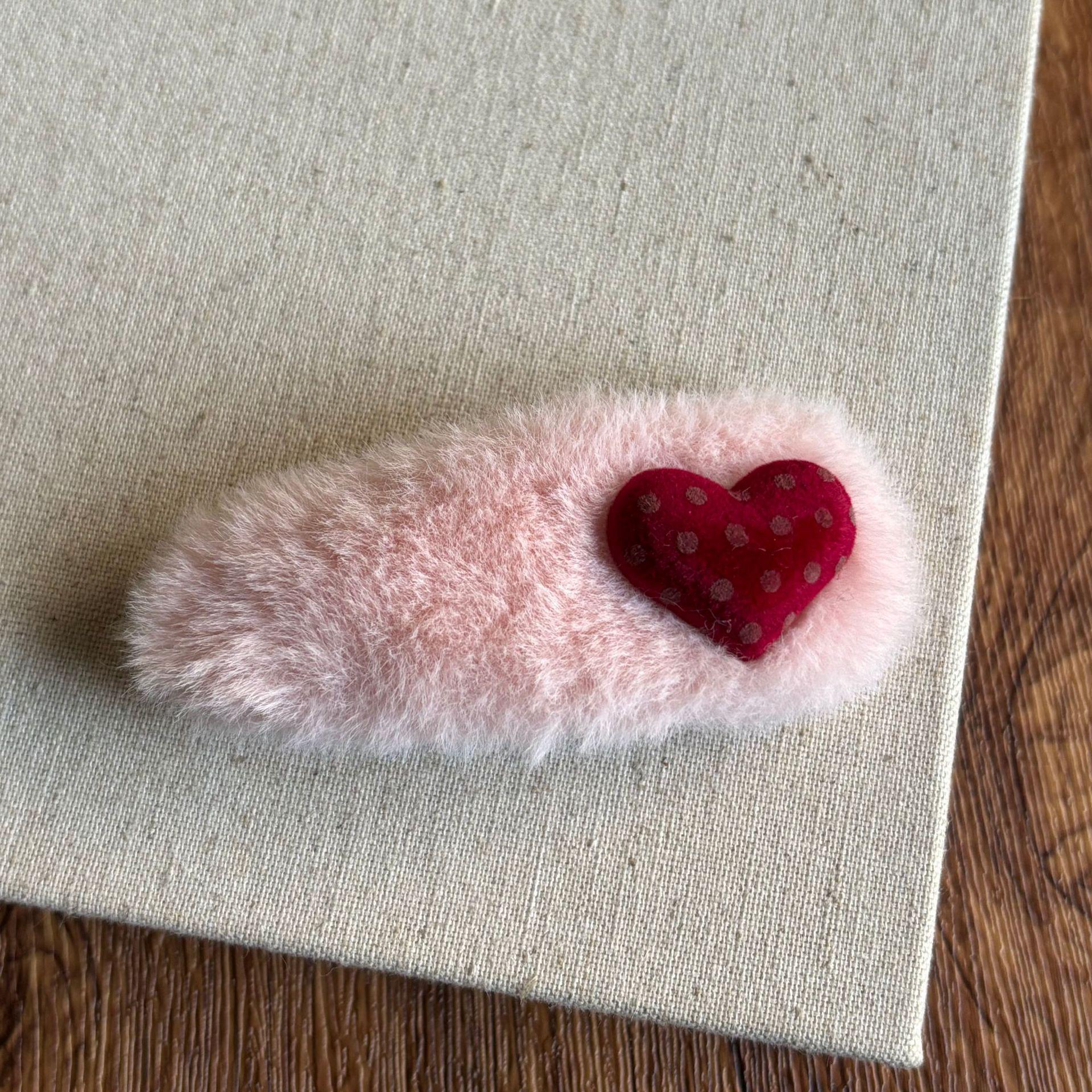 Korean Style Fluffy Polka Dot Heart Faux Fur Hair Clip for Autumn/Winter