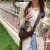Trendige Retro-Tasche aus Rindsleder im Croissant-Stil + modische Baguette-Umhängetasche aus echtem Leder für Damen