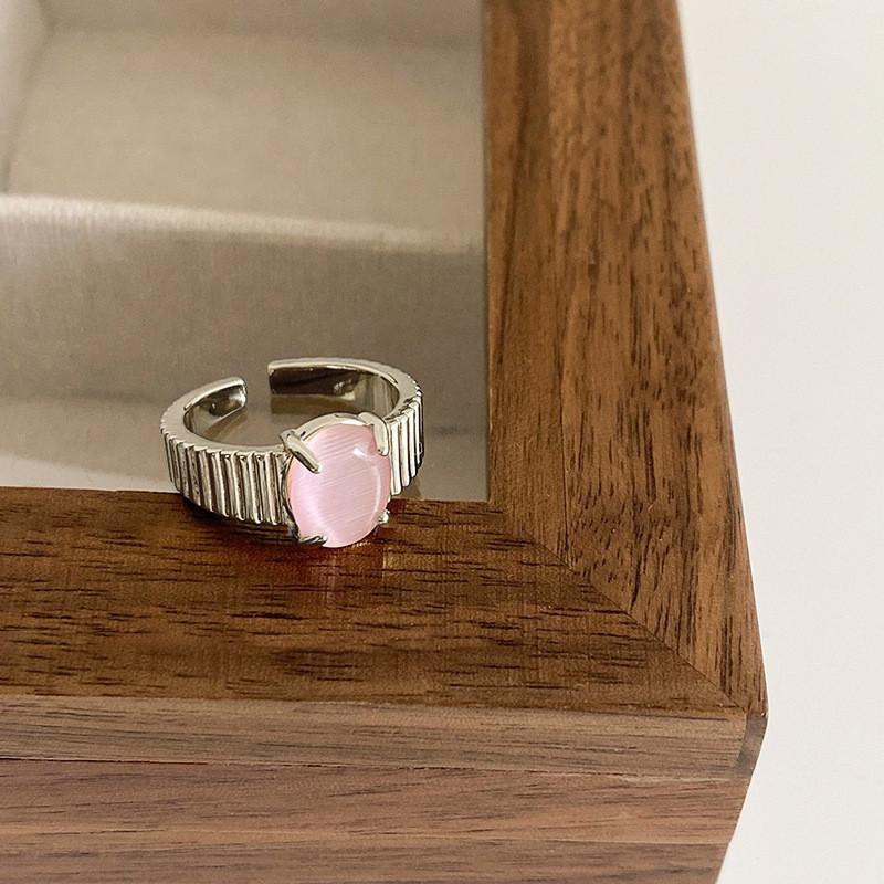 

Delicate Rose White Heart Ring For Women In Copper With Geometric Design For Casual Summer Elegance J3259