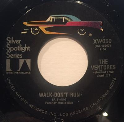 Płyta 7-calowa VENTURES - Walk-Don't Run / Ram Bunk Shush XW050 United Artists 1973 US Rock Używana