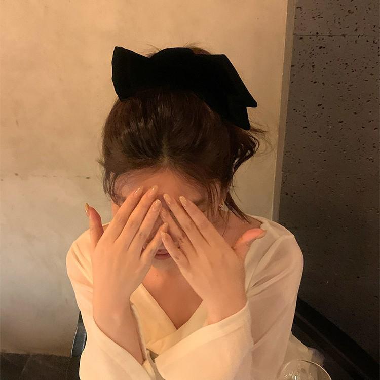 Velvet Pearl Bow Hair Clip for Women - Korean New Year Style Ponytail & Duckbill Hair Accessory