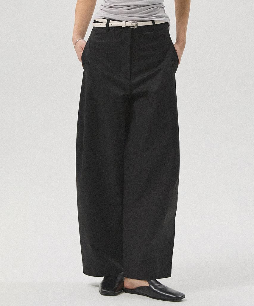 Aheule Arco Curved Chino Pants_Black