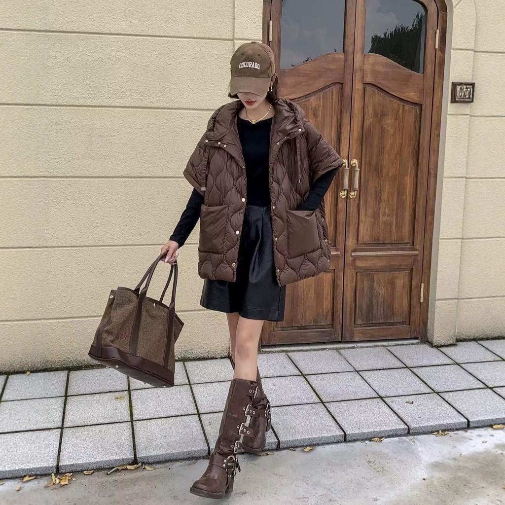 Nova versão europeia de colete acolchoado com capuz para outono e inverno, jaqueta colete curta fashion versátil