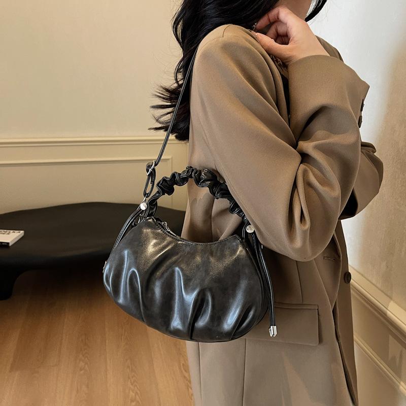 Fashion pleated messenger bag women's 2025 new niche high-end handbag simple shoulder underarm women's bag