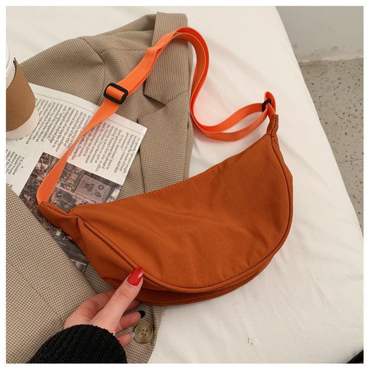 1Pc Nylon Messenger Bag Women's New Trendy Dumpling Bag Lightweight Small Satchel Underarm Bag Simple Shoulder Canvas Bag