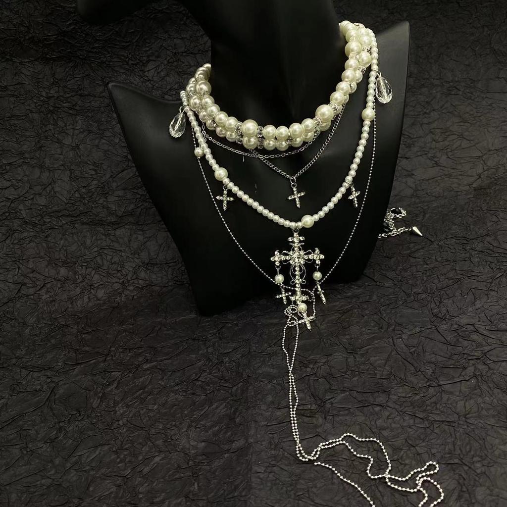 Y2K Stil Mehrlagige Perlen- & Diamanten-Kreuzkette