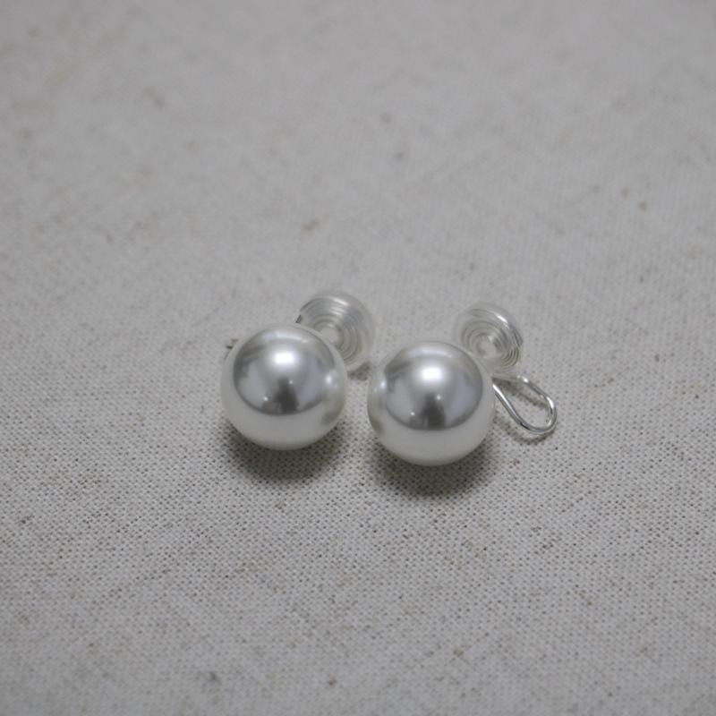 24 Retro Crystal Glass Pearl Stud Earrings with French 925 Silver Needles - Perfectly Round Ear Clips In Cool White Light