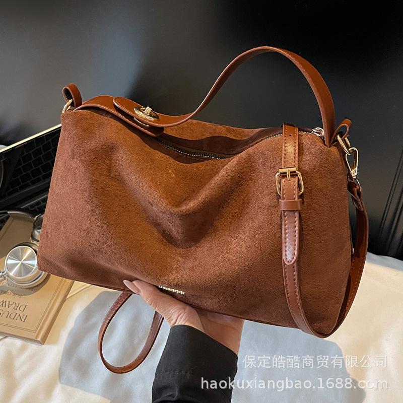 This Year's Popular Suede Retro Bag Women's Large Capacity 2025 New Trendy Messenger Bag Casual Commuter Pillow Bag
