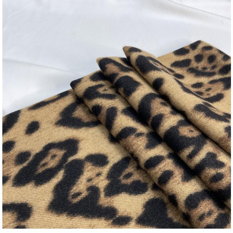 Leopard Print Scarf Women's Autumn and Winter Classic Thickened Imitation Cashmere Printed Fringed Shawl European and American Warm Scarf