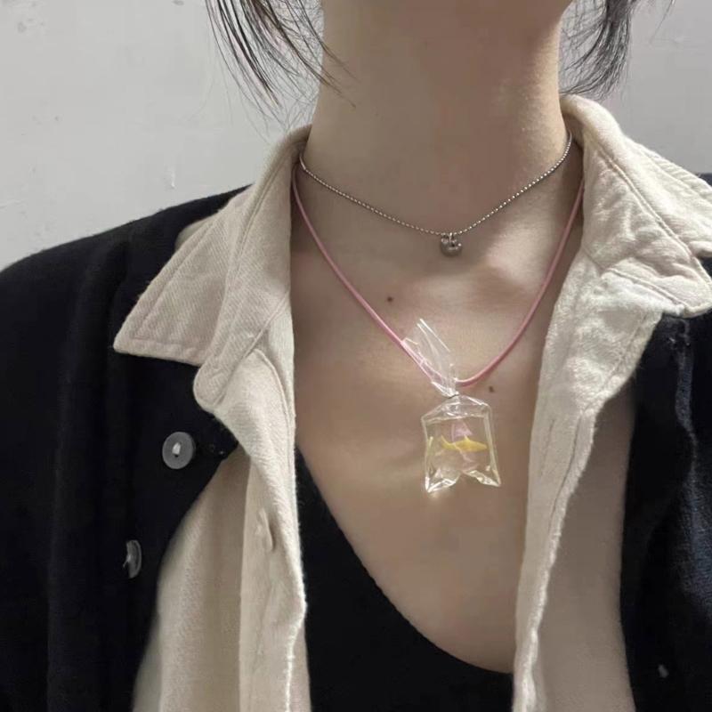 Collier Créatif Poisson Rouge Carpe Poisson Sac d'Eau Transparent Pendentif Poisson Colliers Chaîne de Clavicule Porte-Bonheur Japonais Collier