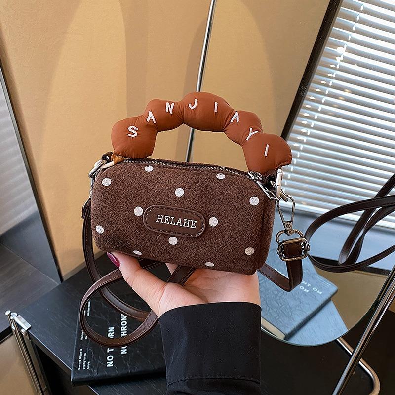 Retro messenger small bag women's new autumn and winter niche cute mini hand bag