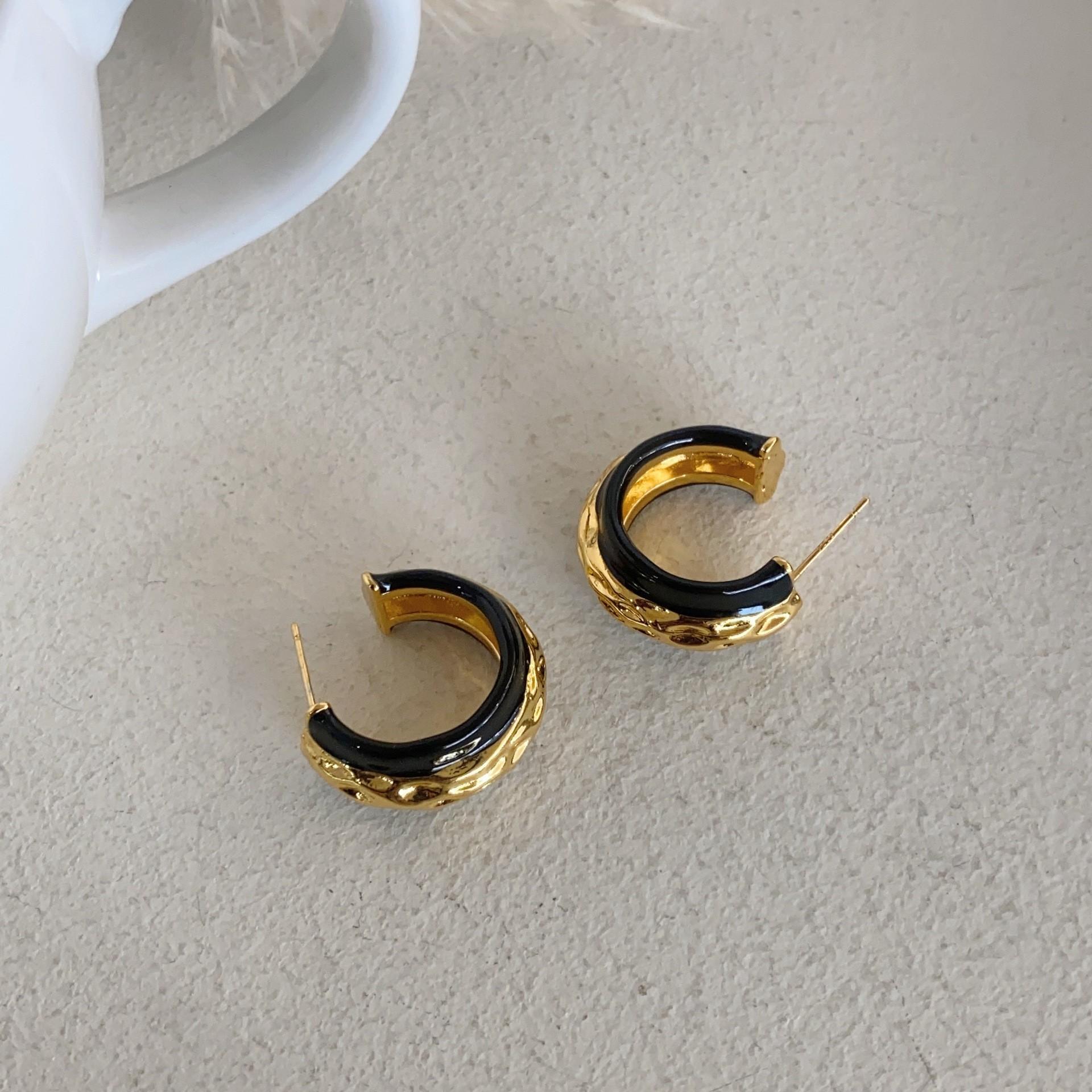 Черные Золотые Эмалевые Серьги-Капли Масла C-образной Формы, Подходящие по Цвету, Легкая Роскошь, Высокий Сенс, Мода, Серьги-Ромбы, Для Женщин-Служащих