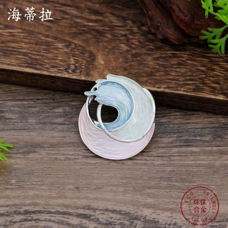 New Enamel Color Hollow Geometric Wave Magnetic Brooch Women's Simple and Advanced Multifunctional Breast Buckle