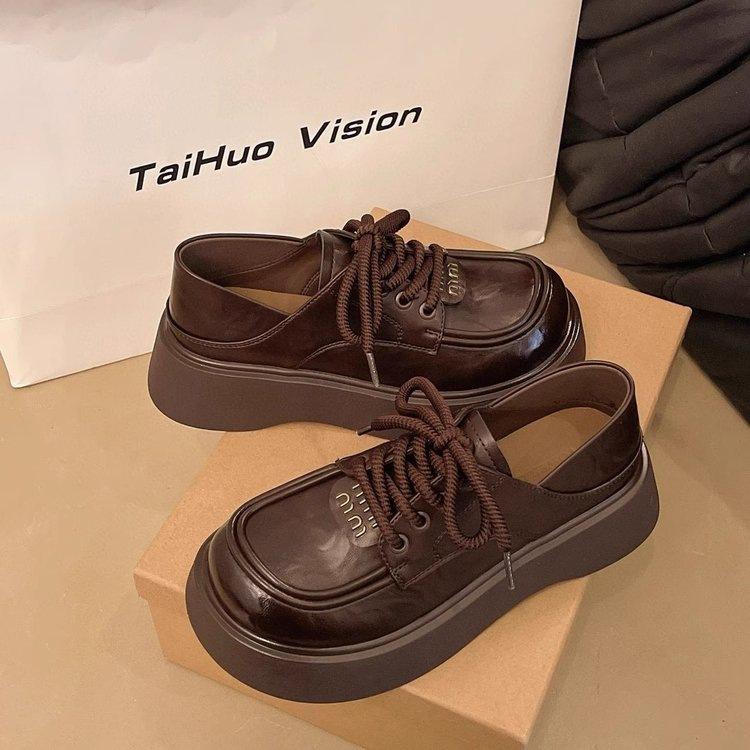 

Женские лоферы на платформе в британском стиле, весна 2025, новая коллекция, ретро, универсальные, на шнуровке, из маленькой кожи, увеличивающие рост, на платформе-маффин, одинарные туфли 40