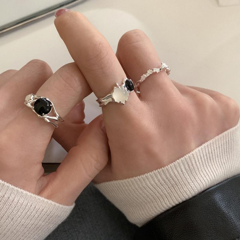 Korean Style Unique Design Color Contrast Cat Eye Stone Ring For Women Fashionable Luxury Feel 2024 New Arrival