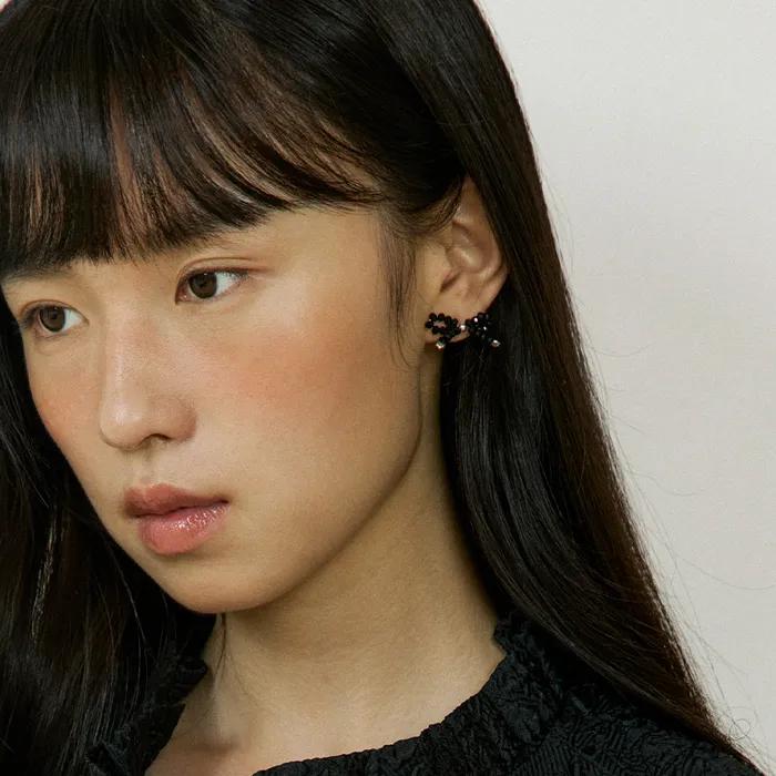 Onyx Ribbon Earring