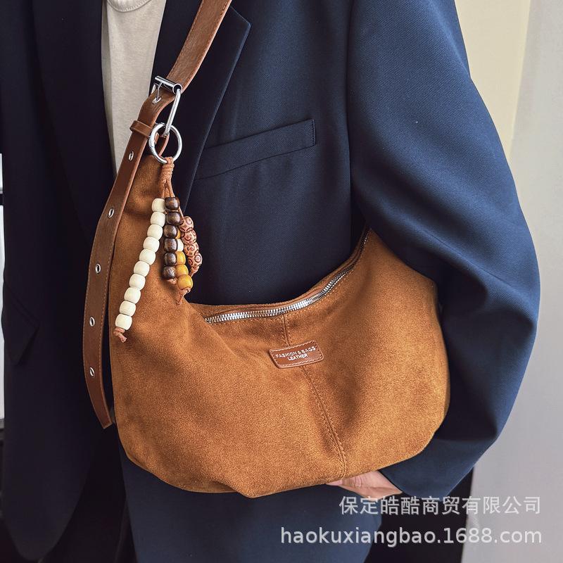 Suede bag women's large capacity 2025 new autumn and winter casual retro shoulder messenger bag commuter dumpling bag