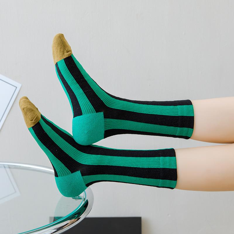 Nueva Tendencia Europea Color de Contraste Raya Vertical Calcetines de Caña Media Diseño Algodón Puro Combinación de Colores Calcetines Deportivos Apilables