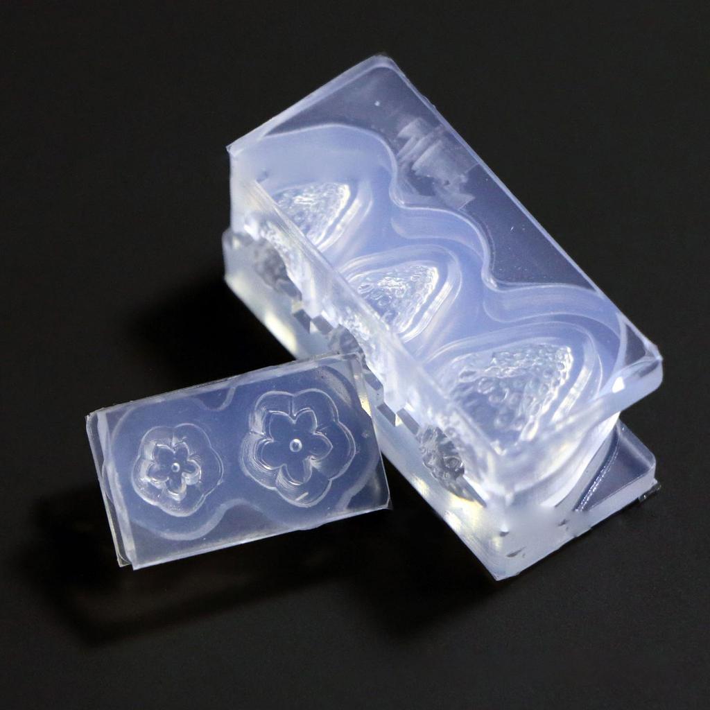 Handmade Epoxy Mold DIY 3D Strawberry and Leaves Silicone Mold Crystal Resin Crafting Tool Project Epoxy Cake Decoration