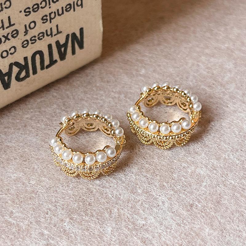 

Жемчужные серьги-короны с кружевом, легкая роскошь, темпераментные, универсальные серьги-клипсы, модные, нишевые, высококлассные, женские