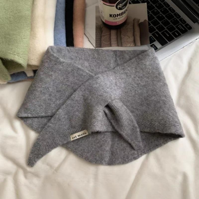 

Women s solid color triangular scarf with dual-use cross design, fashionable neck-warming versatile knitted small scarf серый