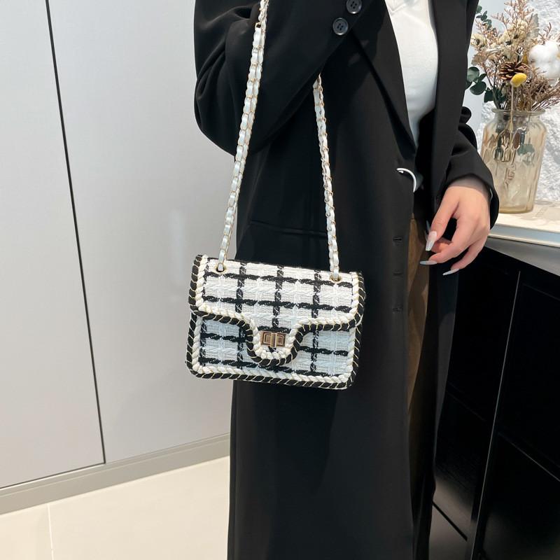 Chic Small Square Bag Stylish Shoulder Bag Trendy Minimalist Korean Womens Handbag