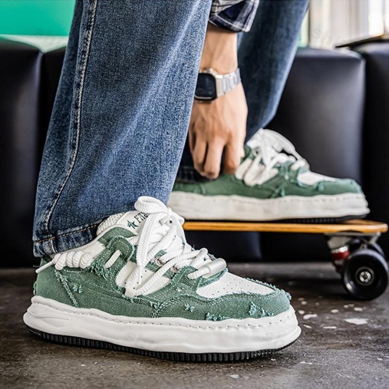 Fashion Niche Design Men's Low Top Thick Soled Casual Sports Shoes 2025 Autumn New Fashion Trend Versatile Comfortable Platform sneakers