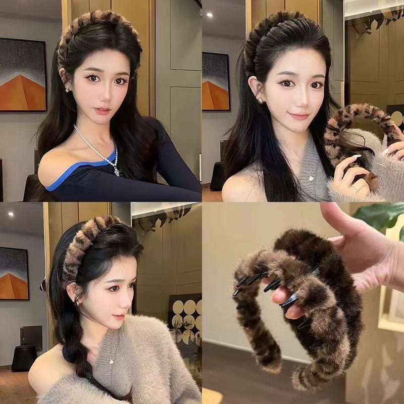 Korean Style Leopard Print Plush Headband with Teeth - Non-Slip, Fluffy Hair Accessory for Women, Autumn/Winter.