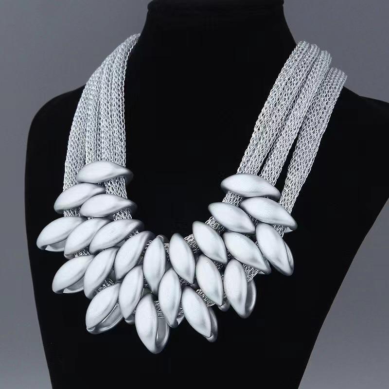 Trendy Women's Short Temperament Necklace
